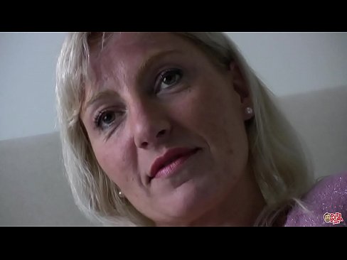 ❤️ D'Mamm, déi mir all gefuckt hunn ... Dame, behuelen Iech! ️❌ Pornovideo op lb.ttsex.ru ️❤
